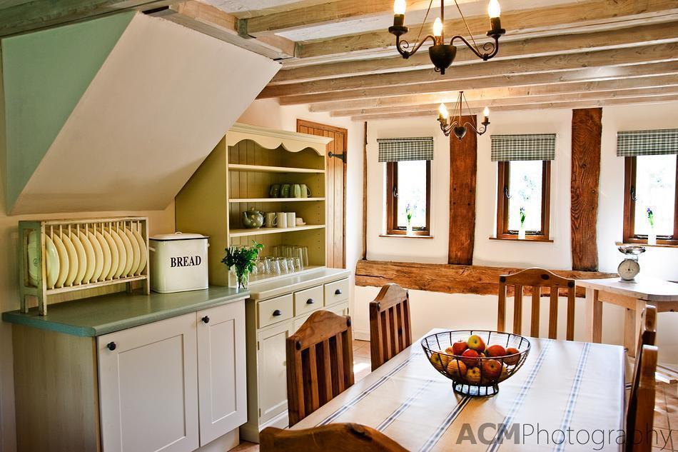 Kitchen in Chocolat Cottage Kitchen in Chocolat Cottage