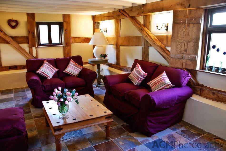 Livingroom in Cerise Cottage Livingroom in Cerise Cottage