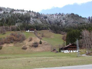 Strange snow line phenomenon.