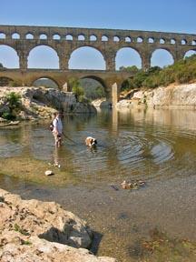 Caesar drinking Pont du Gard.