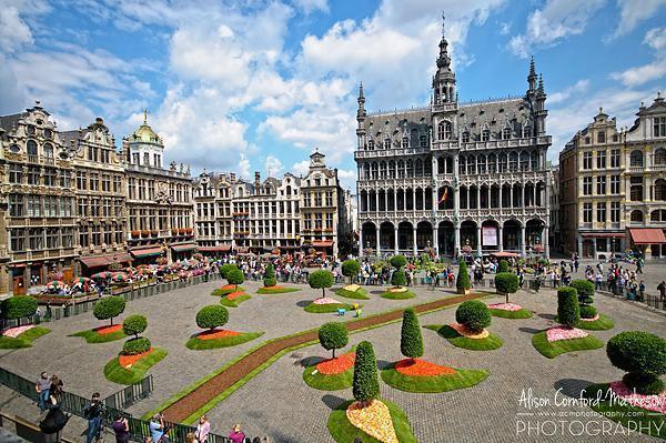 Grand Place in Brussels decorated by the Floralientime team