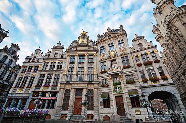 How would you like to live minutes from Brussels' beautiful Grand Place?