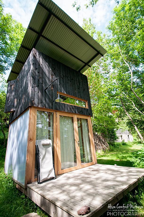 This cabin in the woods inspired our minimalist / eco-living dreams