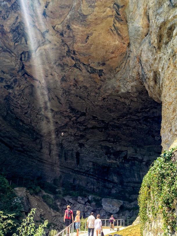 Step inside the giant cave, the Grotte du Mas d'Azil