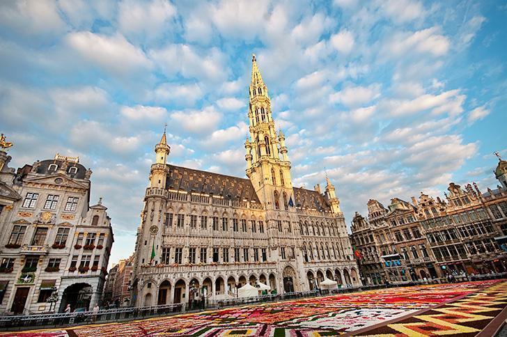 It was worth the early morning wake-up call to get this view of the Brussels Flower Carpet