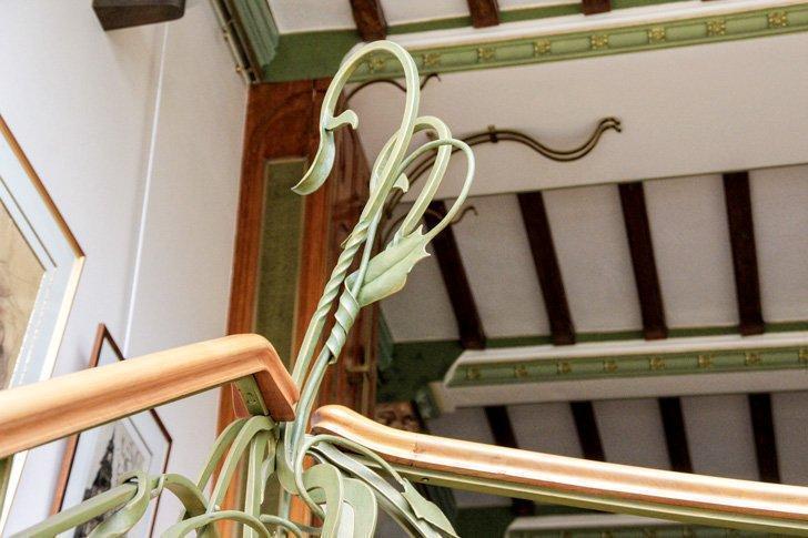 Art Nouveau architects like to use iron and play with curves and organic forms. 