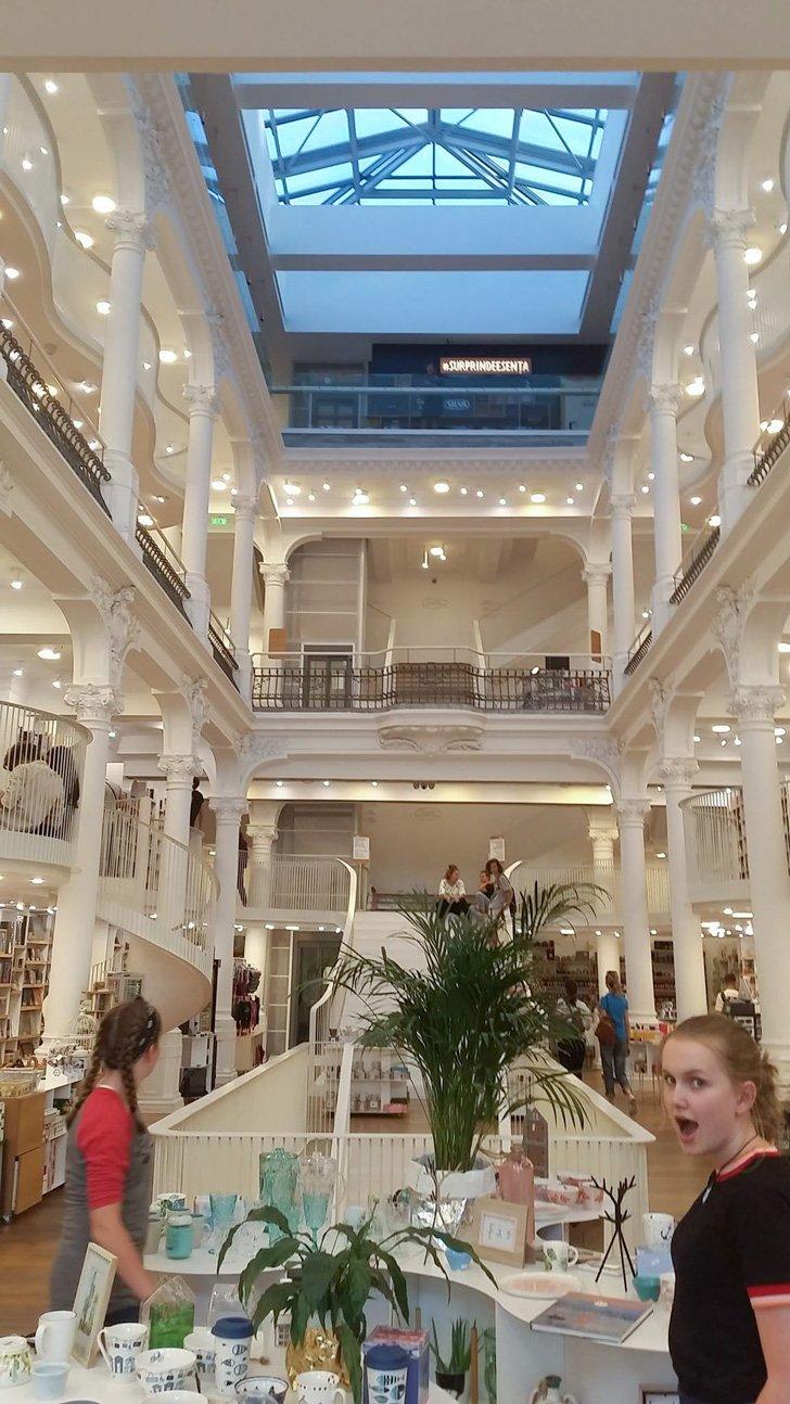 Carturesti bookstore in bucharest romania