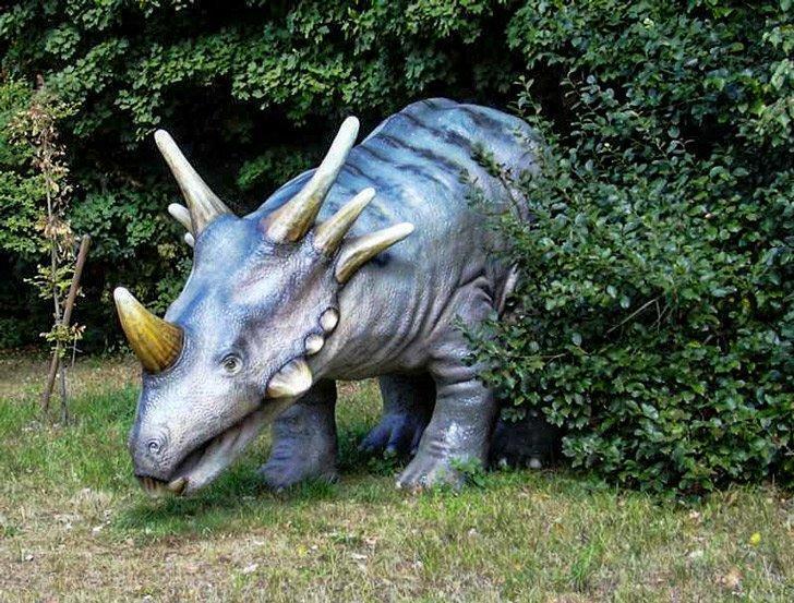 Take the kids to visit the dinosaurs in Gartenschau Kaiserslautern